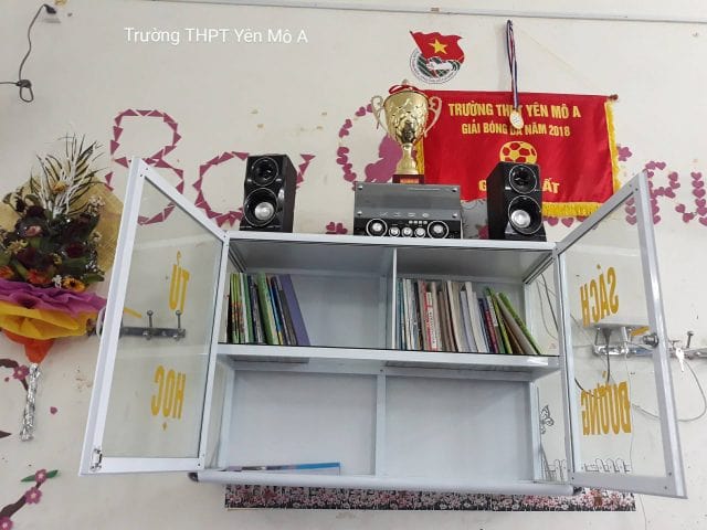 Trang Trí Kệ Sách Lớp Học